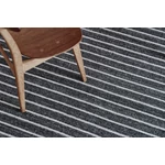 Sötétszürke és fehér csíkos prémium szőnyeg 200x140 cm
