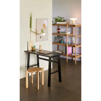 Fekete keskeny tölgyfa asztal