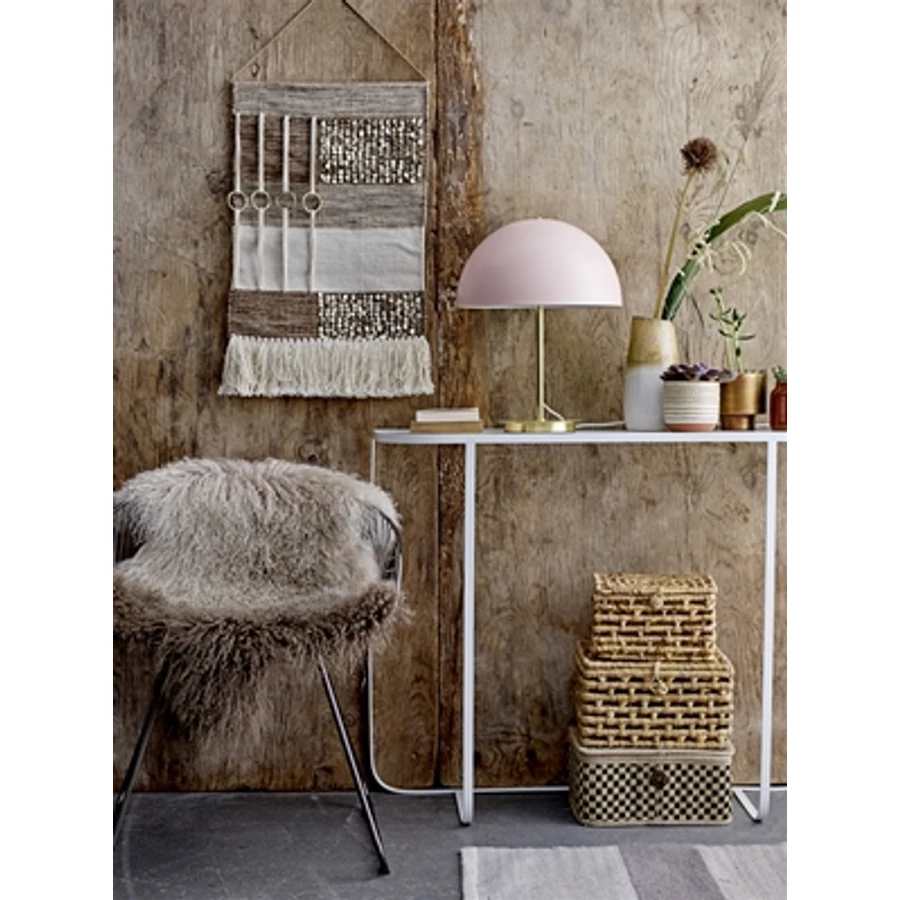 Arany színű asztali lámpa rózsaszín búrával