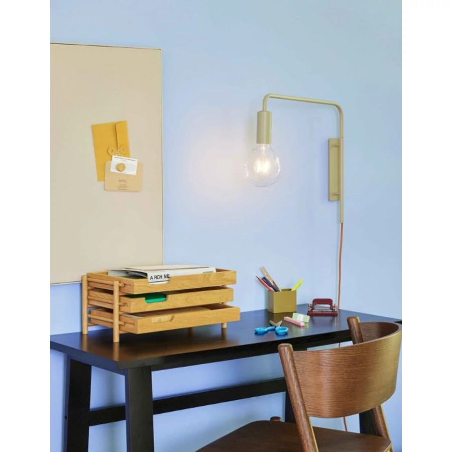 Fekete keskeny tölgyfa asztal