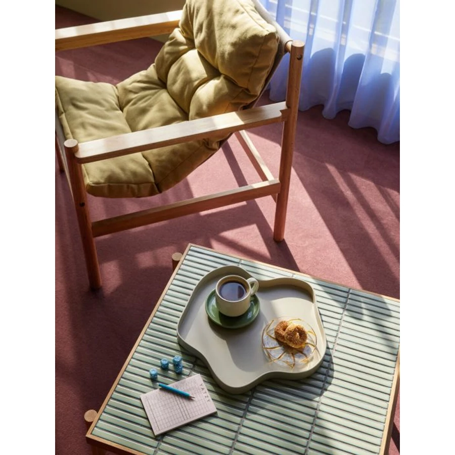 Mentazöld csempés nagy tölgyfa asztal