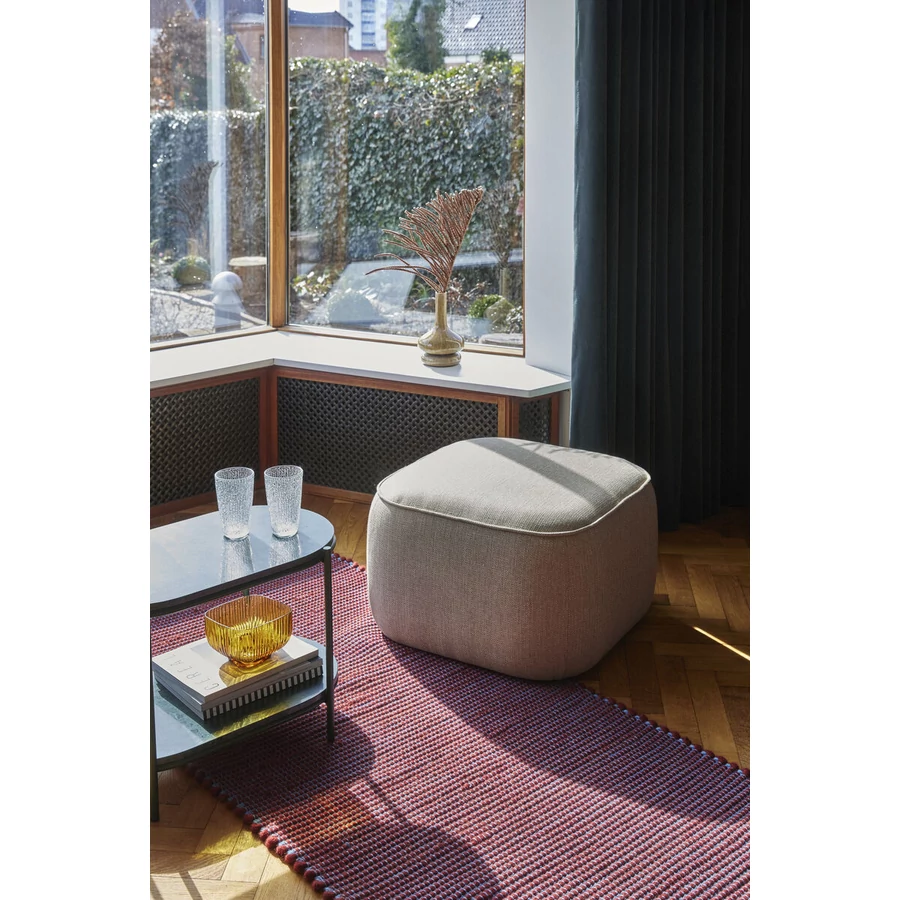 Modern bézs textil puff