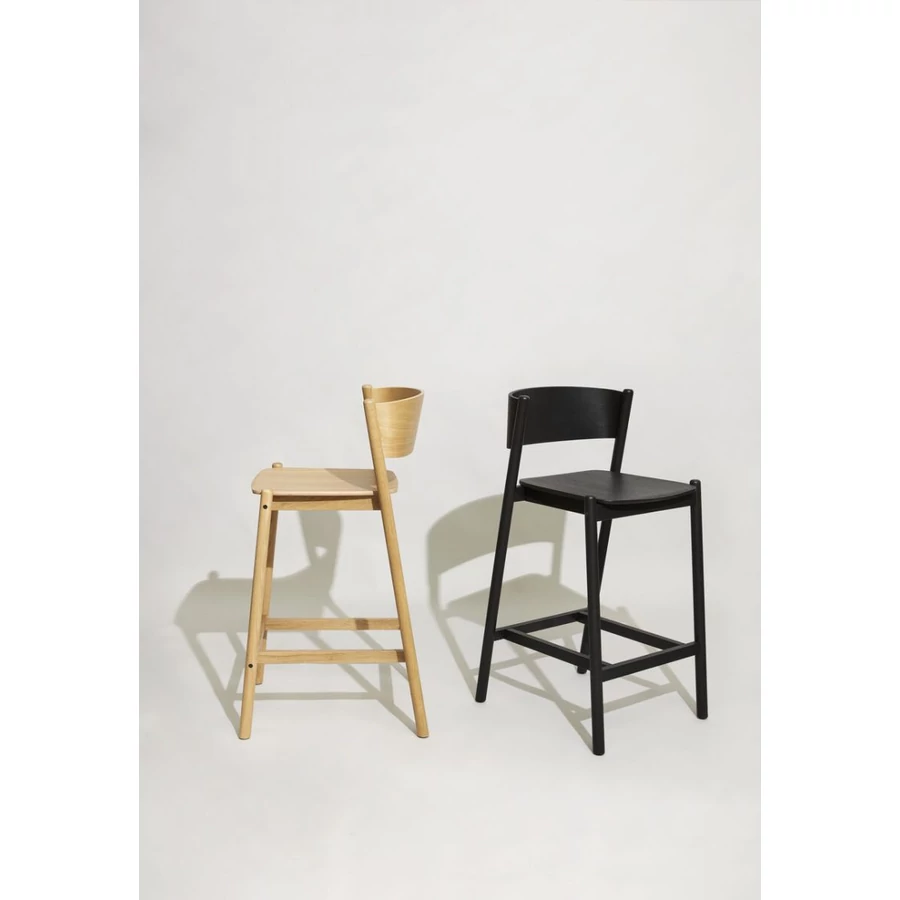 Modern fekete támlás bárszék