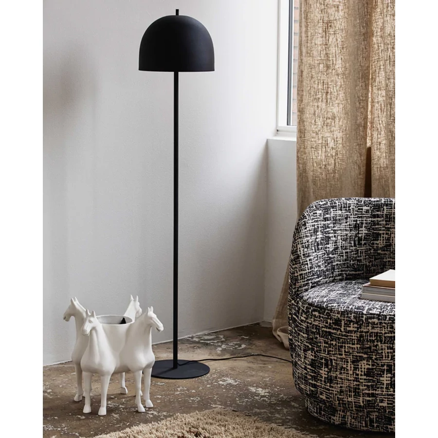 Nordic matt fekete állólámpa