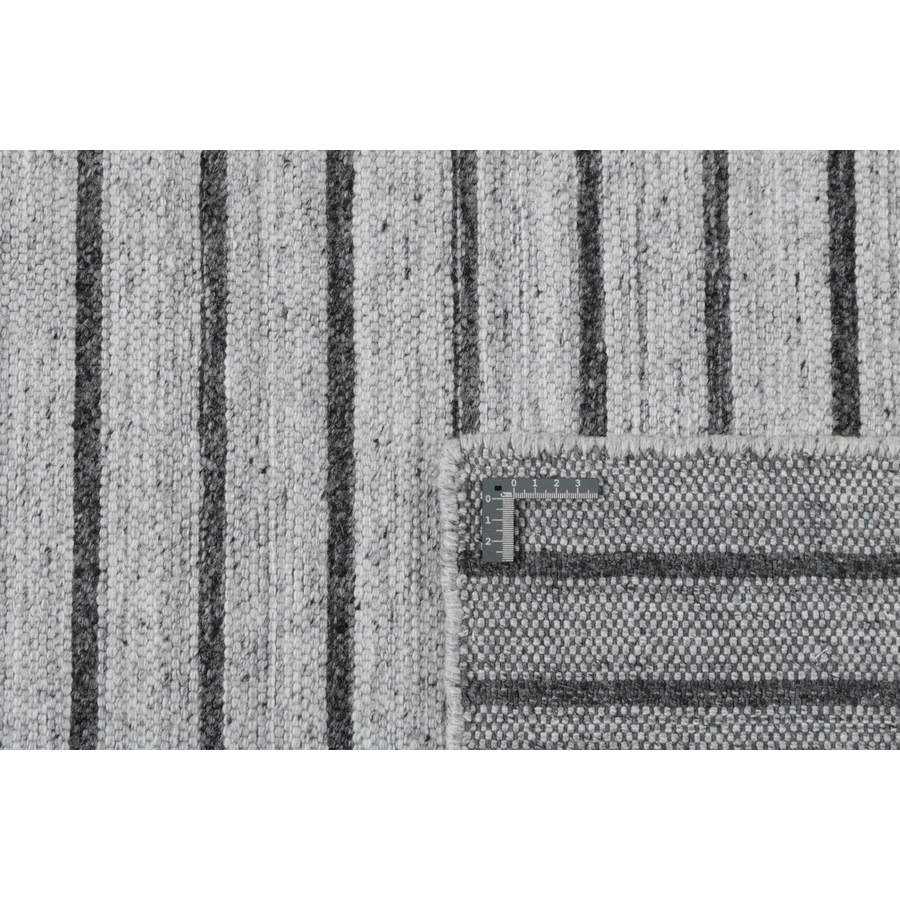 Sötétszürke és ezüst csíkos prémium szőnyeg 200x140 cm