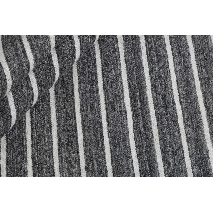 Sötétszürke és fehér csíkos prémium szőnyeg 200x140 cm